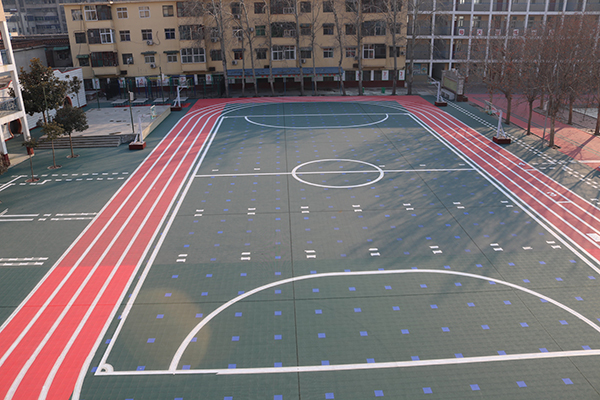 籃球場(chǎng)懸浮地板對(duì)鞋的磨損很大嗎？