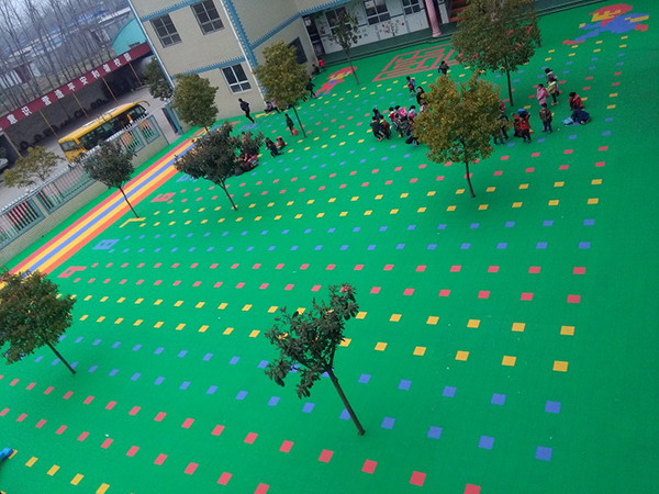 懸浮拼裝地板有什么優(yōu)勢？